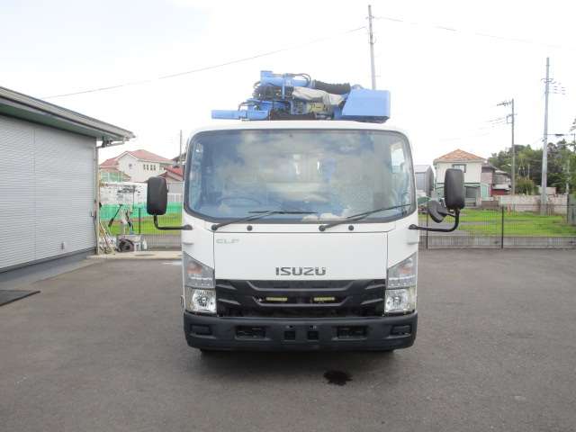 Isuzu Elf 7