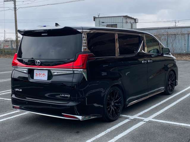Toyota Vellfire 4