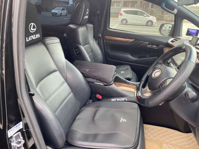 Toyota Vellfire 8