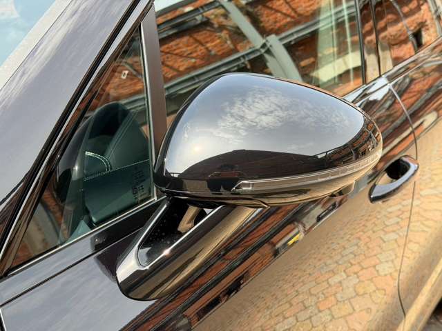 Porsche Macan 8