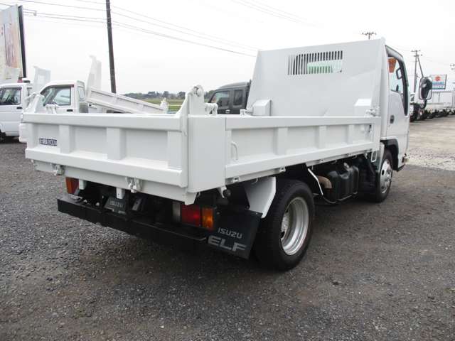 Isuzu Elf 9