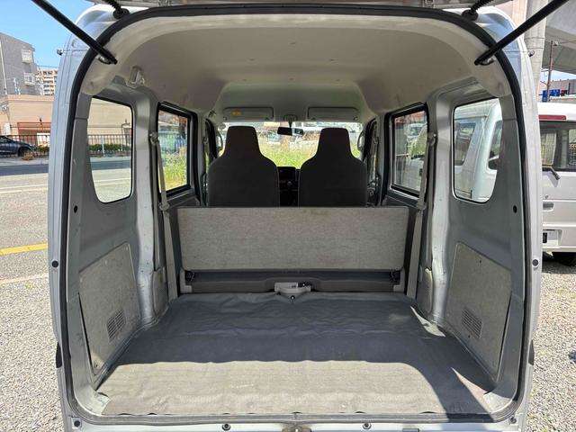 Mitsubishi Minicab Van 4