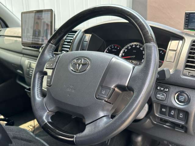 Toyota Regius Ace 2