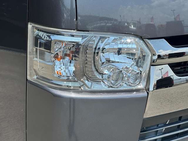 Toyota Regius Ace 5