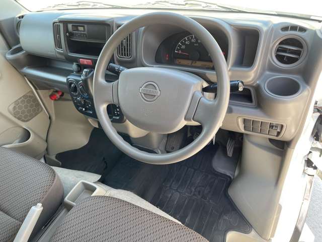 Nissan NV100 Clipper 11