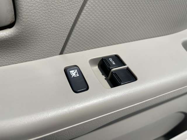 Nissan NV100 Clipper 4