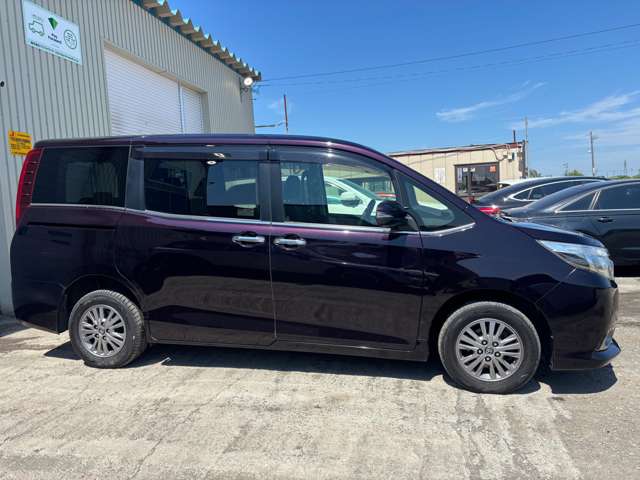 Toyota Esquire 12