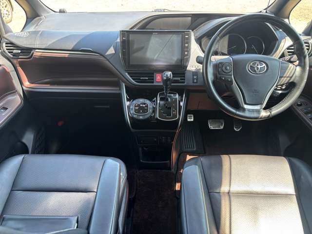 Toyota Esquire 5