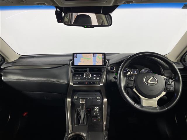 Lexus NX 6