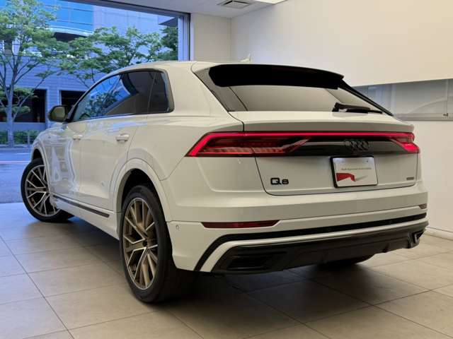 Audi Q8 8