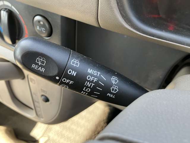 Nissan NV100 Clipper 11