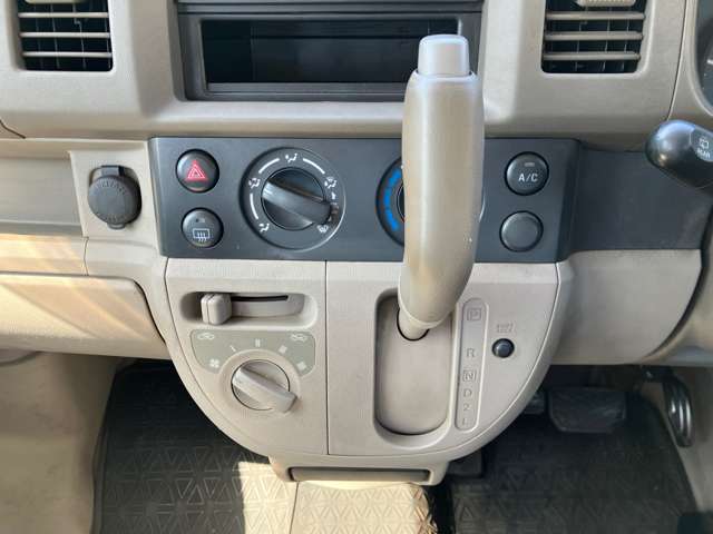 Nissan NV100 Clipper 9