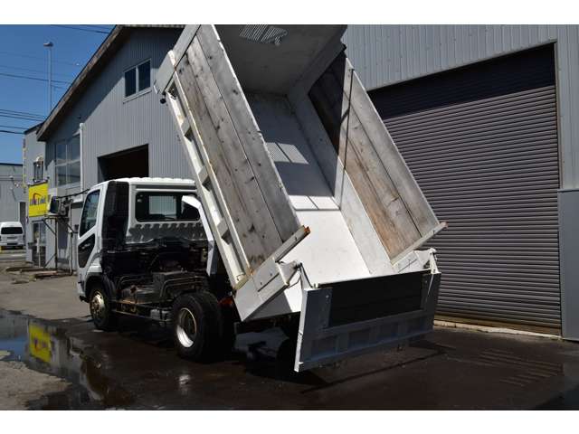 Mitsubishi Fuso Fighter 4