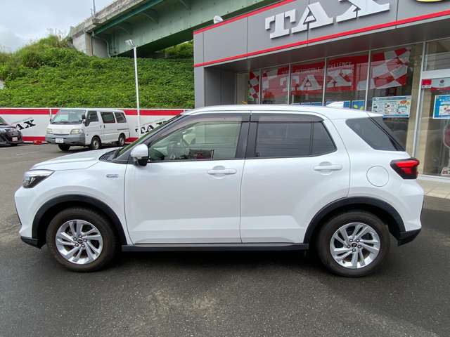 Daihatsu Rocky 12