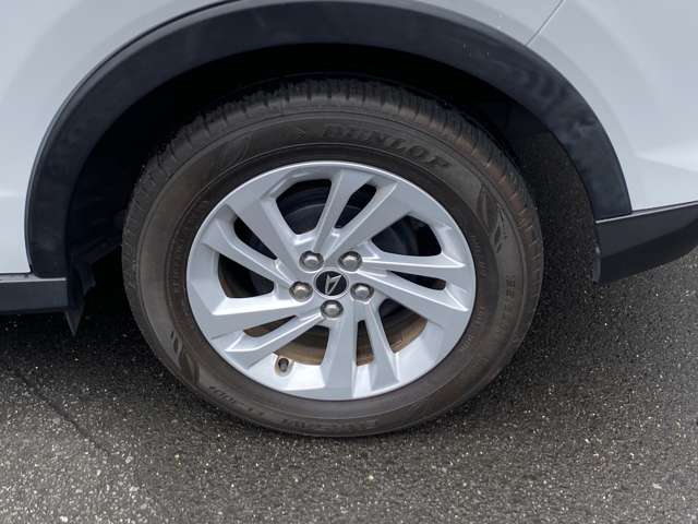 Daihatsu Rocky 8