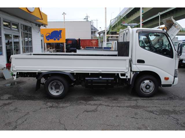 Hino Dutro 7