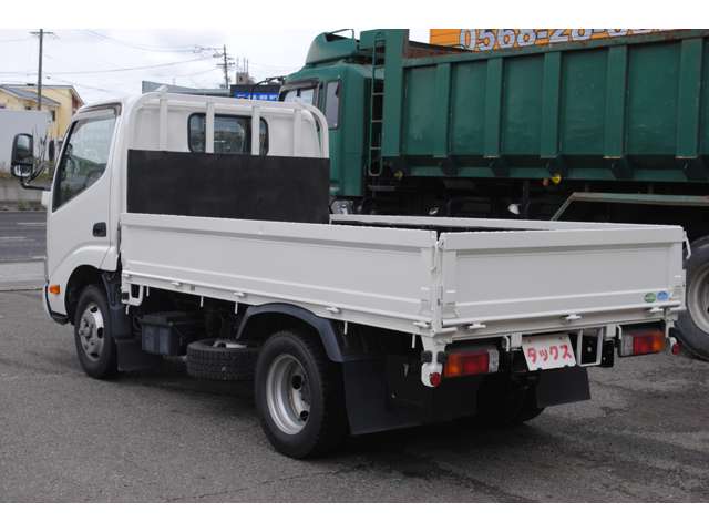 Hino Dutro 10