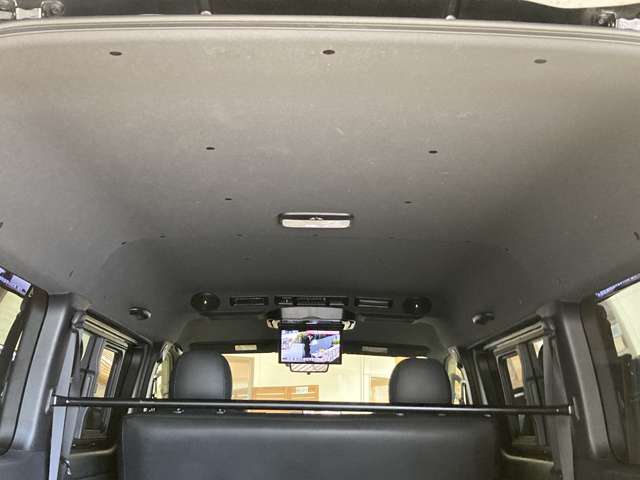 Toyota Hiace Van 12