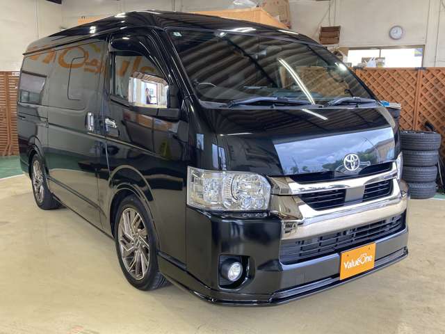 Toyota Hiace Van 3