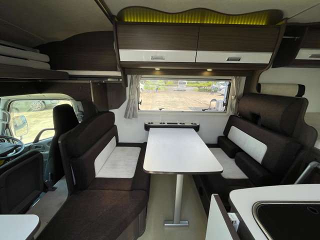 Toyota Camroad 8