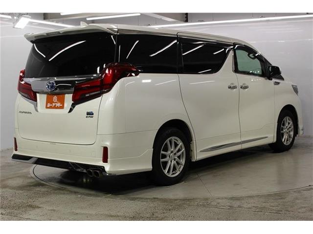 Toyota Alphard 6