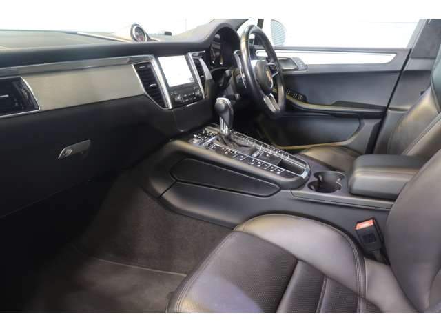Porsche Macan 5