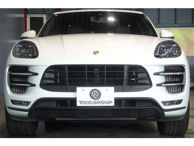 Porsche Macan 8