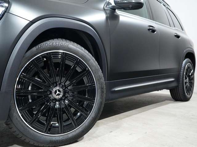 Mercedes-Benz GLB 11