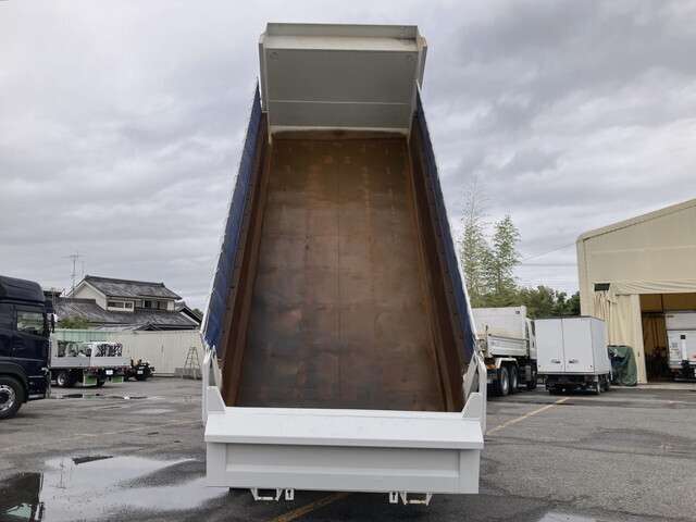 Isuzu Forward 12