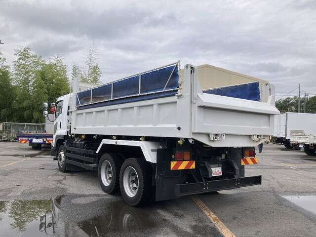 Isuzu Forward 2