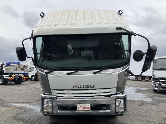 Isuzu Forward 3