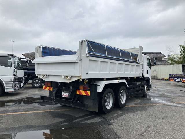 Isuzu Forward 9