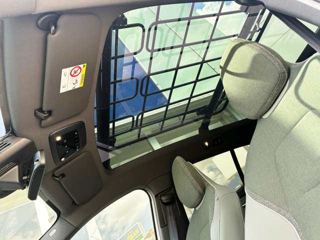 Volvo EX30Cross Country 8