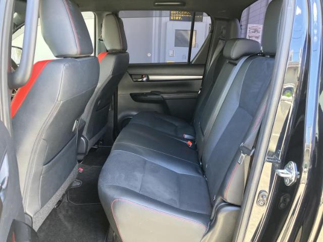 Toyota Hilux 9