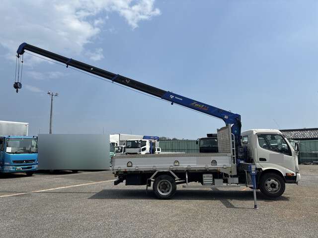 Hino Dutro 11