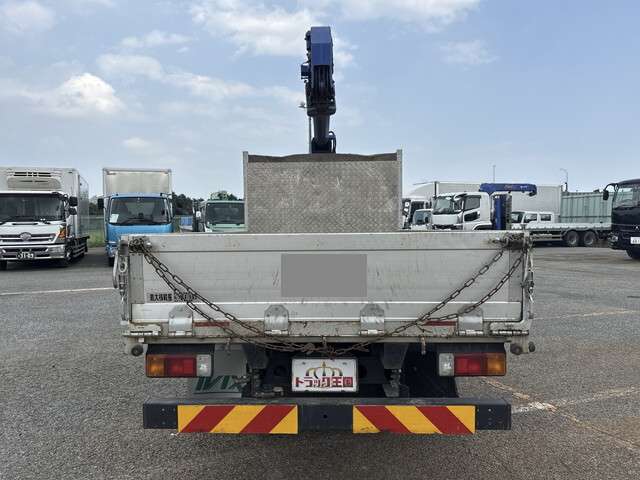 Hino Dutro 8
