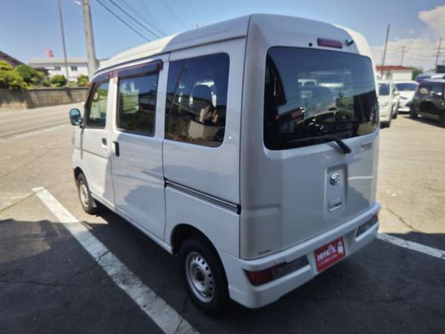 Daihatsu Hijet Cargo 7