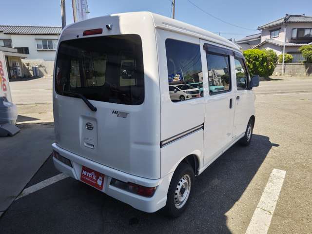 Daihatsu Hijet Cargo 9