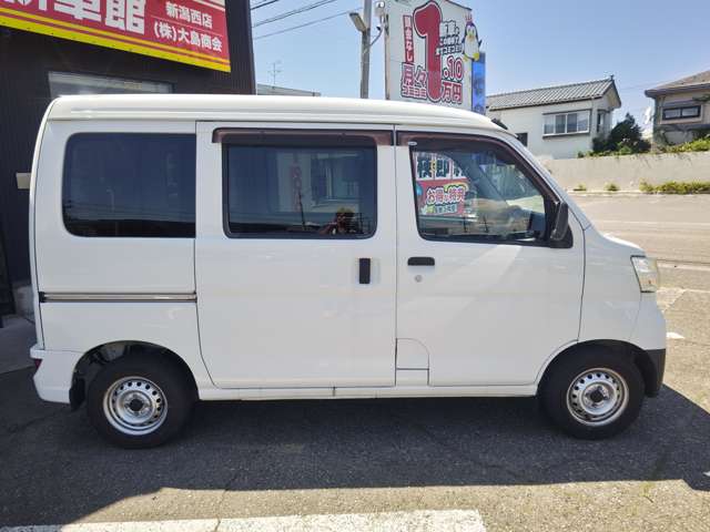 Daihatsu Hijet Cargo 10