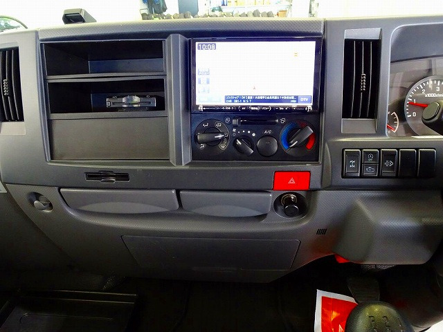 Isuzu Elf 4