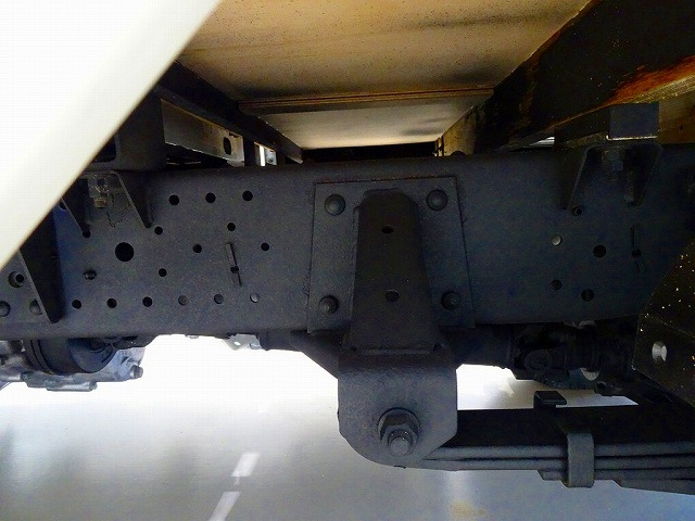 Isuzu Elf 10