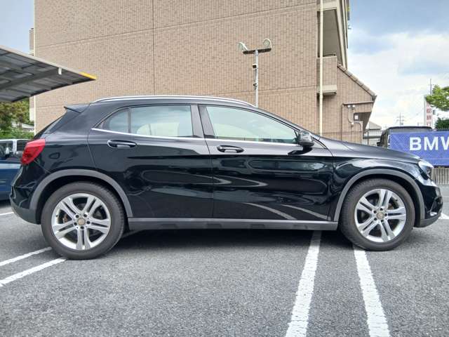 Mercedes-Benz GLA-Class 11