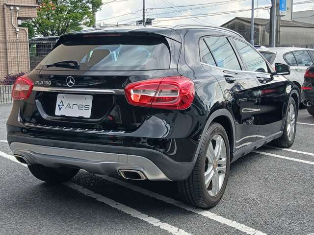 Mercedes-Benz GLA-Class 12