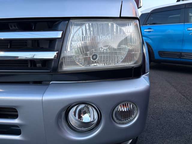 Mitsubishi Pajero Mini 4