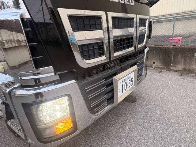 Isuzu Giga 11