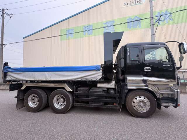 Isuzu Giga 4