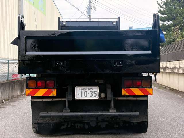 Isuzu Giga 6