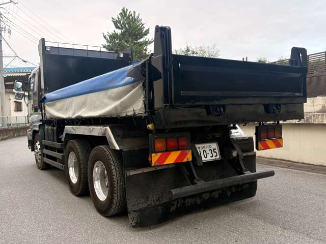 Isuzu Giga 7