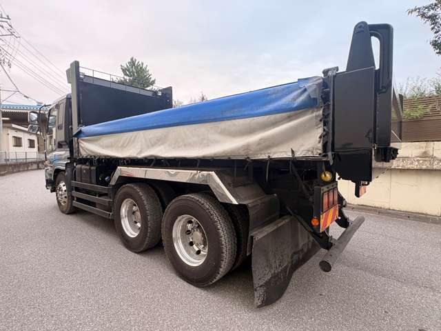 Isuzu Giga 8