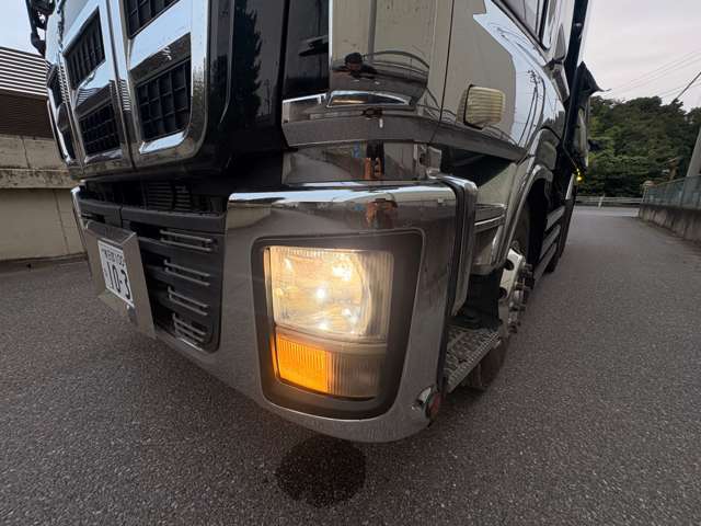 Isuzu Giga 9
